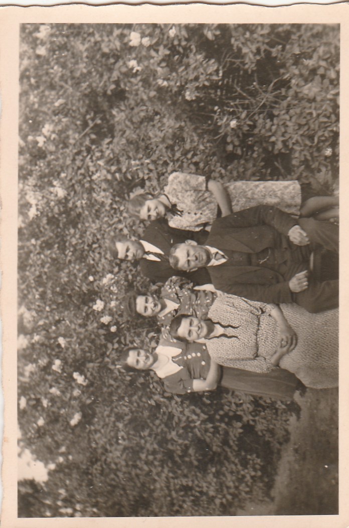 Józefa Rębacz z rodzicami i siostrami