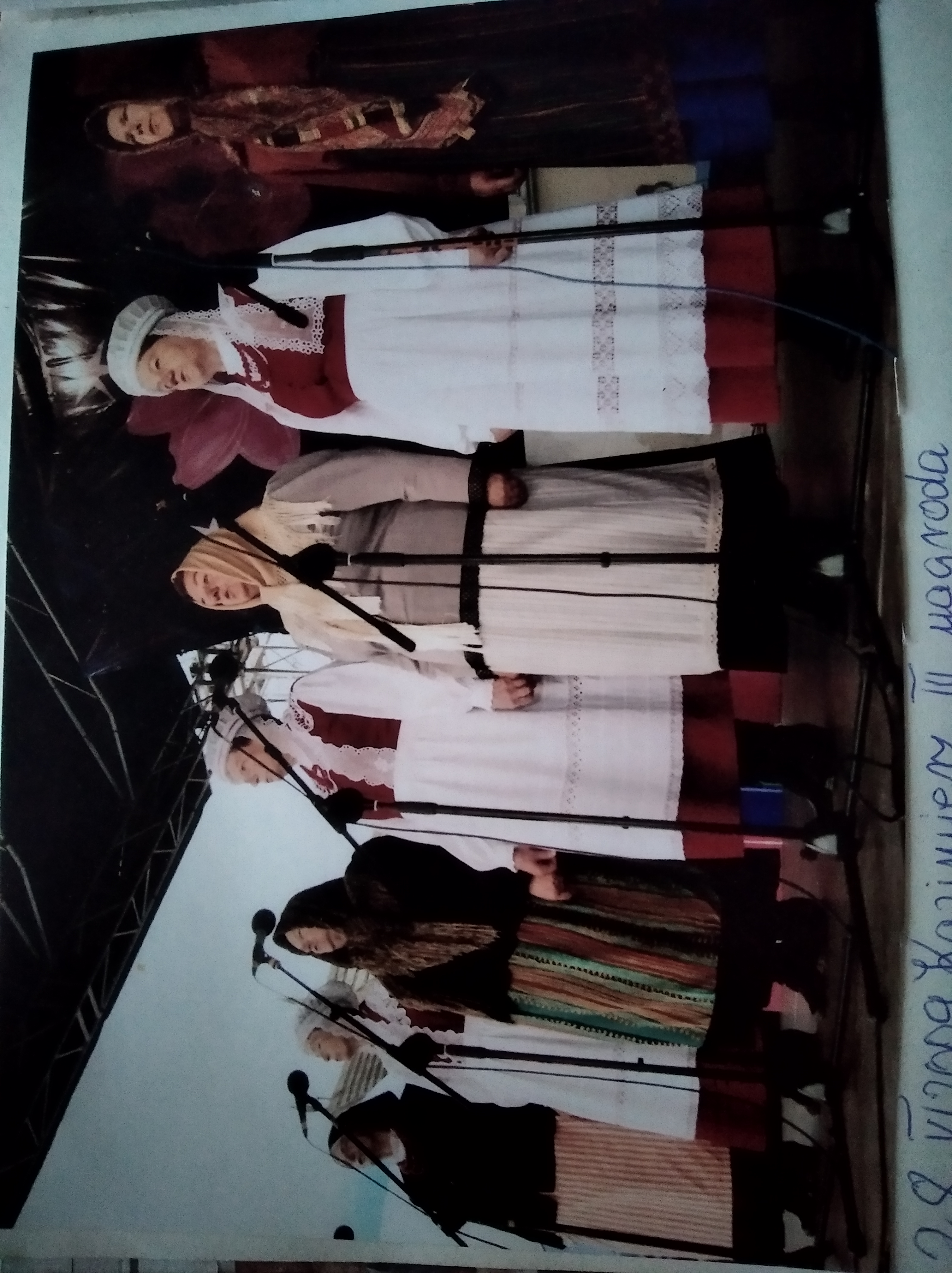 Występ w Kazimierzu nad Wisłą, III nagroda na Ogólnopolskim Festiwalu Kapel i Śpiewaków Ludowych, 28.06.2009, zdjęcie z kroniki zespołu